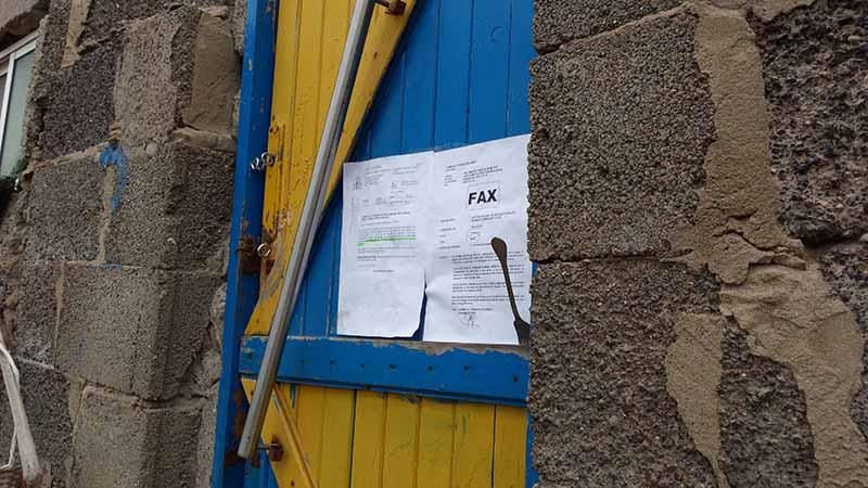 Derribo de una chabola en El Confital. Canarias Ahora.