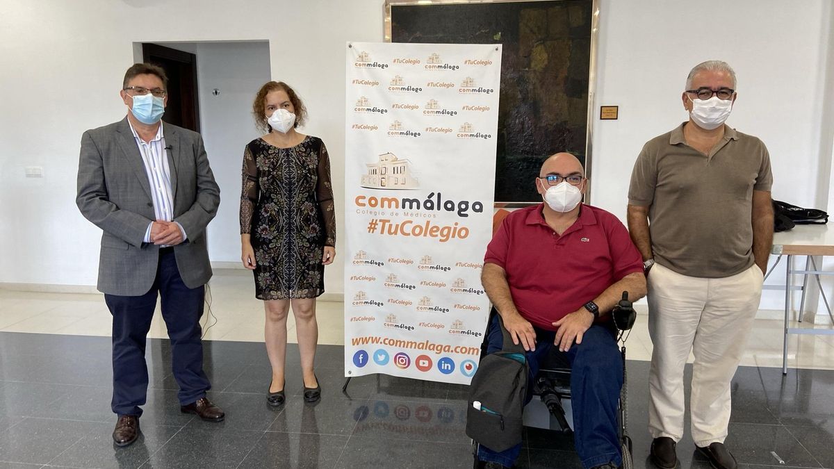Representantes del Colegio Oficial de Médicos de Málaga, el Sindicato Médico de Málaga, la asociación Basta Ya Málaga y la Agrupación de Desarrollo Málaga Accesible, en rueda de prensa