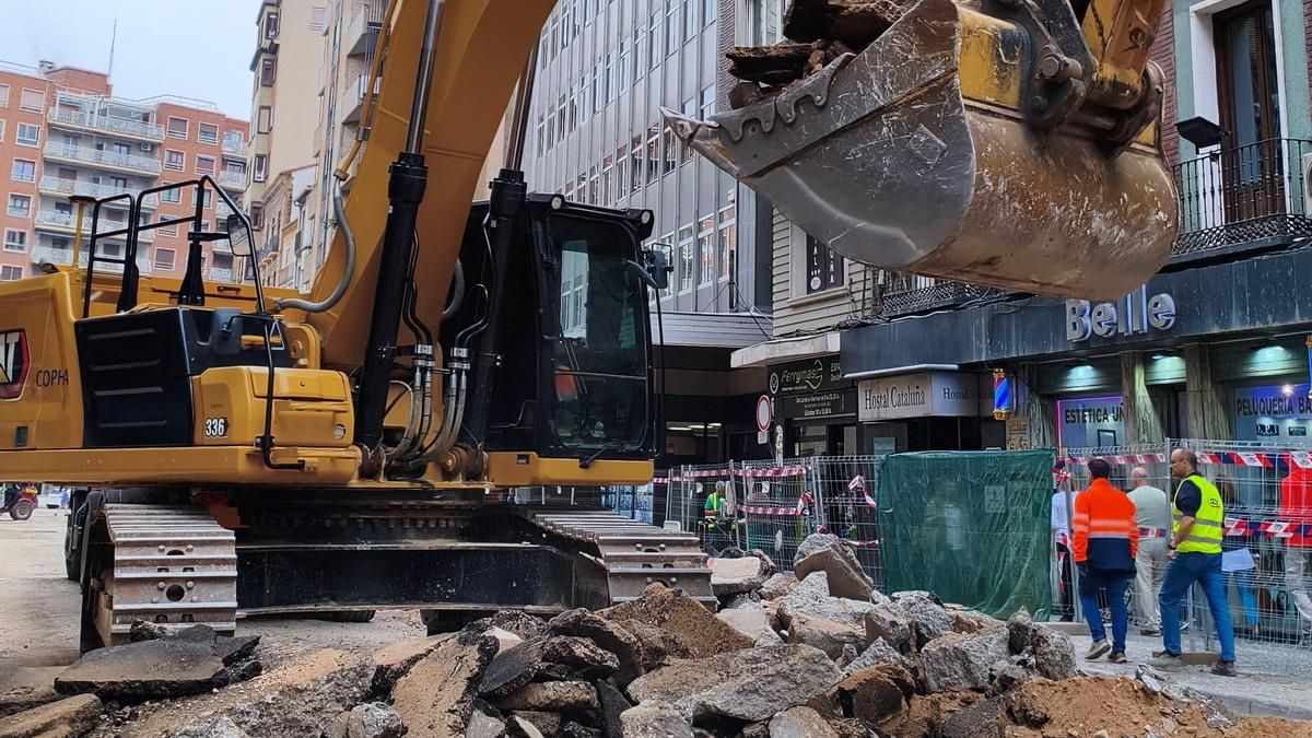 La nueva calzada en el Coso de Zaragoza, cada vez más cerca: entra en su fase más intensiva con los trabajos de excavación y relleno
