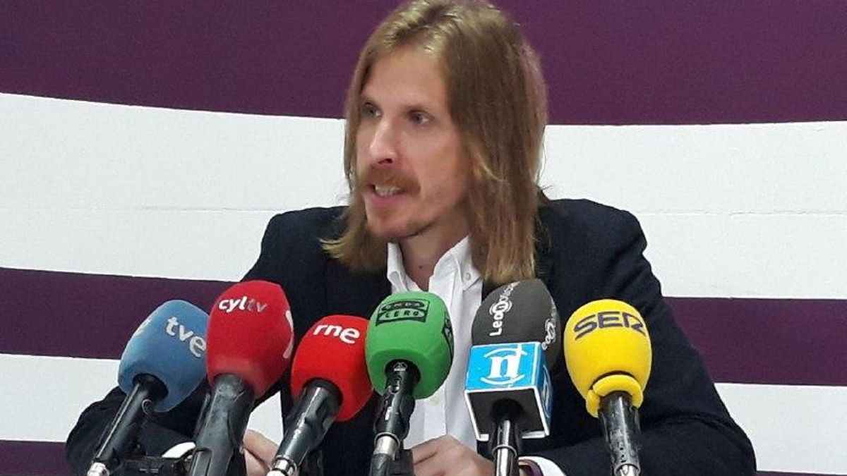 Pablo Fernández (Podemos) en una rueda de prensa.