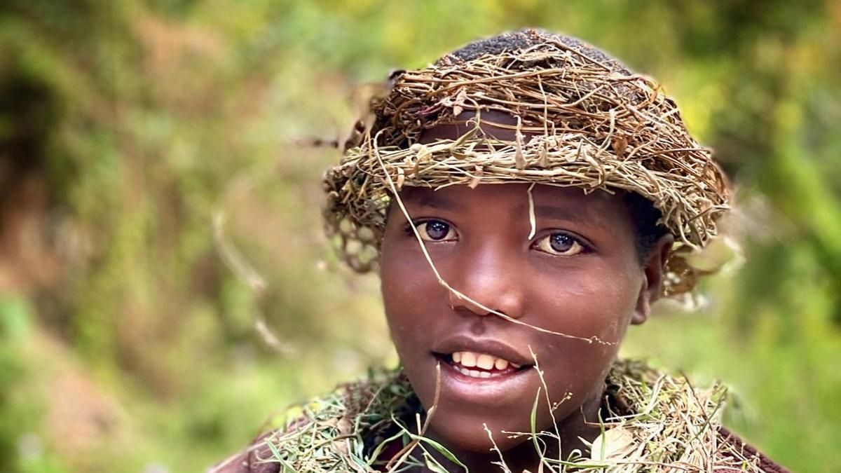 Adolescente de la tribu batwa