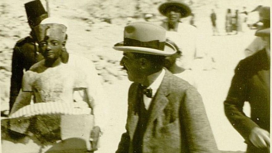 La foto del egiptólogo que descubrió la tumba de Tutankamón y que 'escondía' un archivo toledano: "Fue una sorpresa"