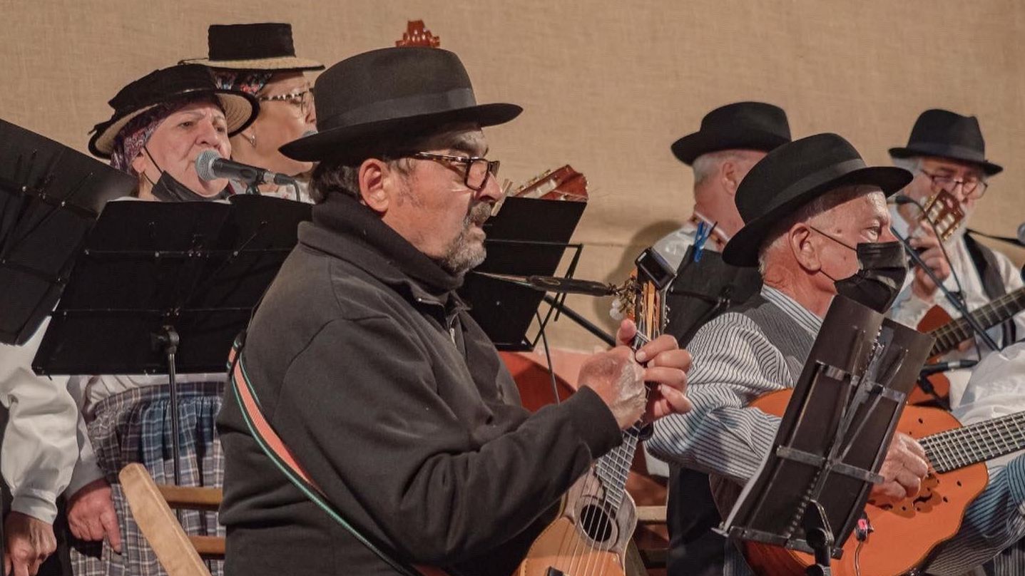 Santa Cruz realiza su ofrenda a la Virgen de Candelaria previa al Baile de Magos. / FOTO: SOCIEDAD DE DESARROLLO SC