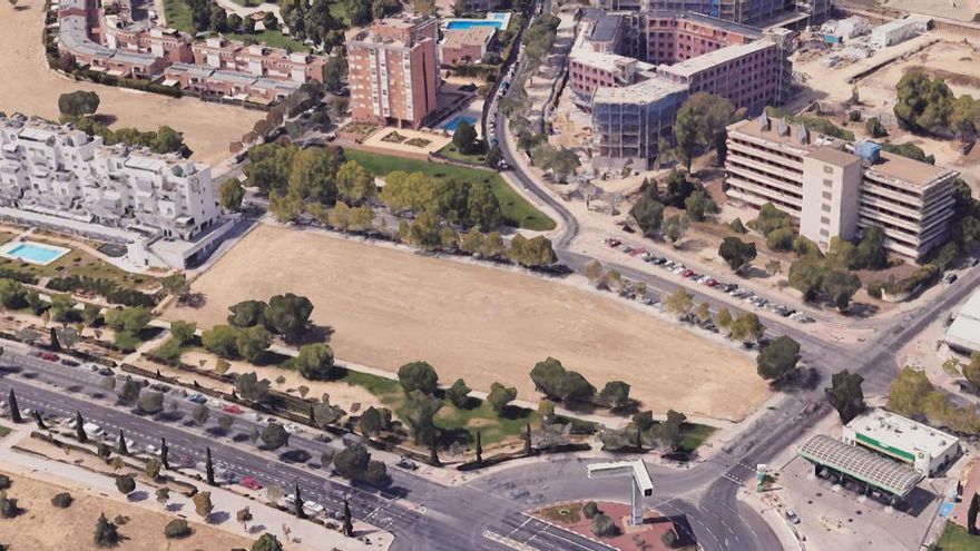 El Gobierno de Almeida regala a Ayuso 19 parcelas públicas para poder construir allí residencias de mayores privatizadas