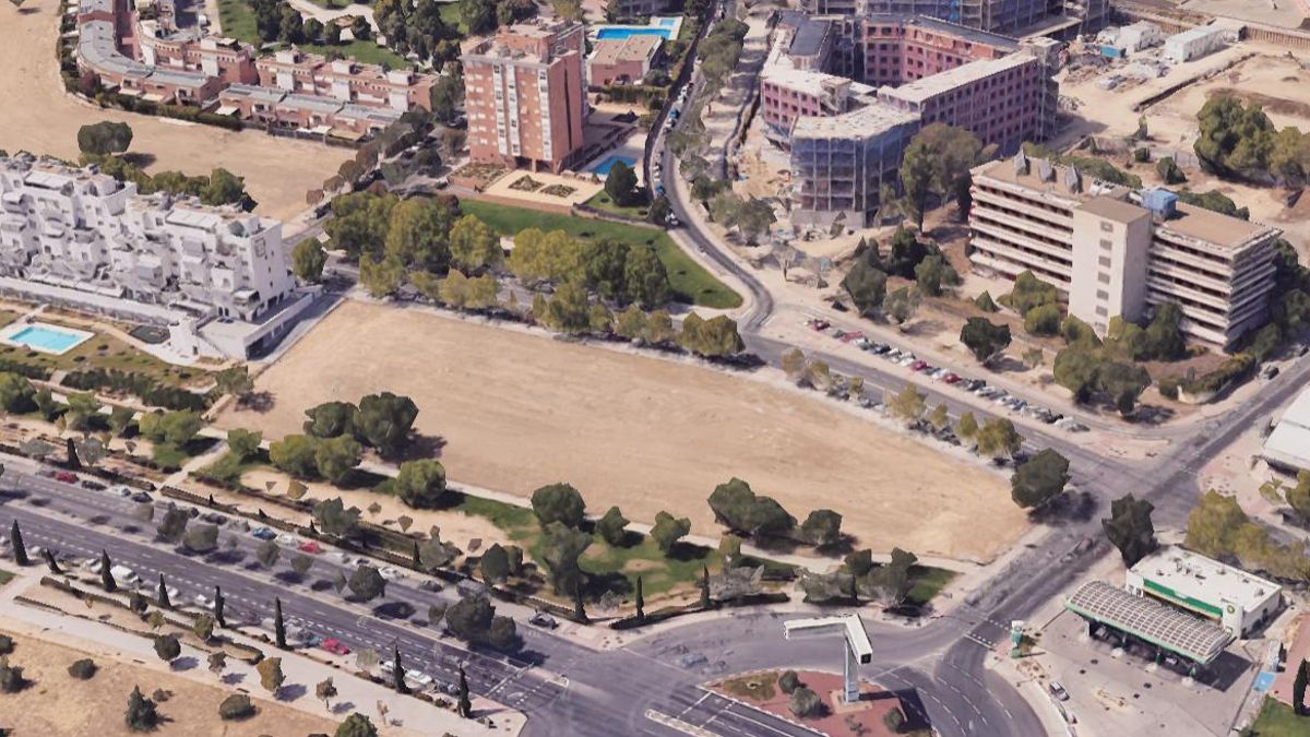 El Gobierno de Almeida regala a Ayuso 19 parcelas públicas para poder construir allí residencias de mayores privatizadas