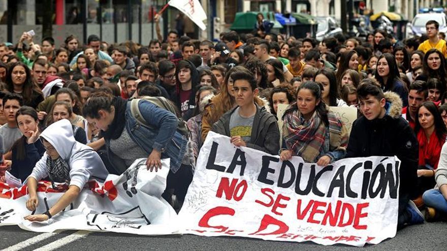 Educación se enfrenta con los insumisos a la Lomce por las pruebas de evaluación