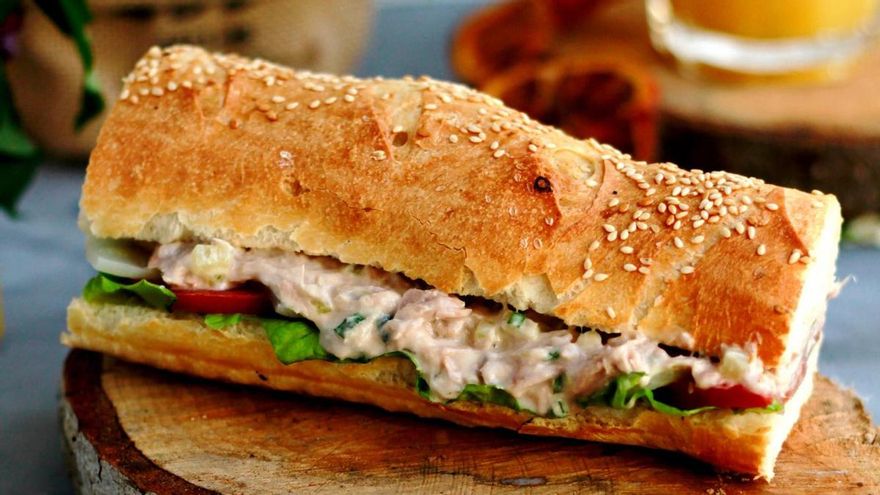 Más que un bocata de atún: tres versiones del bocadillo clásico para una cena rápida y completa