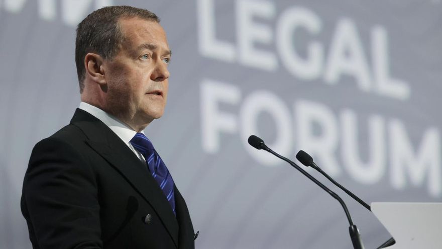 El expresidente ruso Dmitri Medvédev el 20 de mayo en San Petersburgo