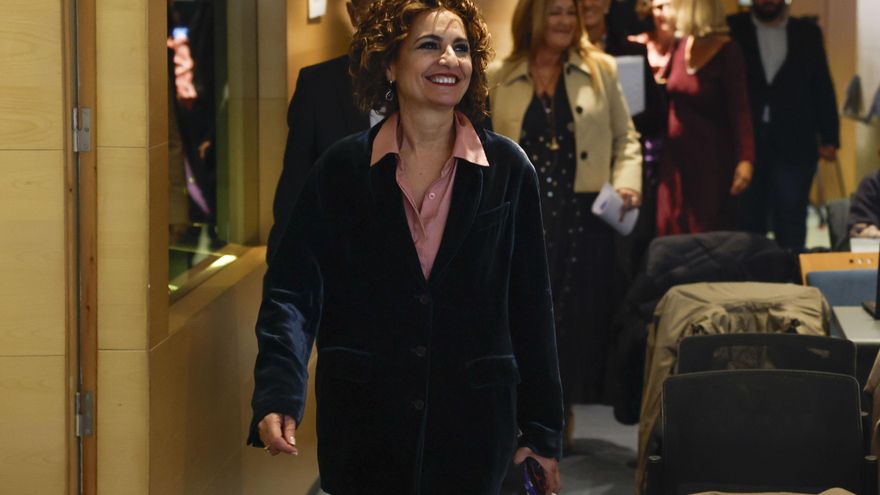 Montero exige al PP que presente una financiación autonómica propia tras salir en tromba contra su propuesta