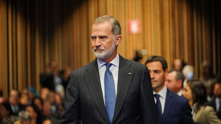 Felipe VI apela a la "unidad" con las víctimas en España en plena controversia por las penas de los presos de ETA