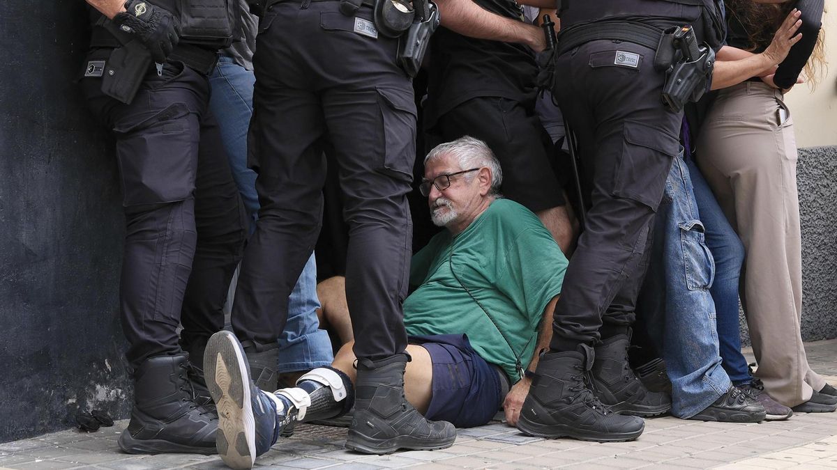 Así ha sido el desahucio de una mujer con dos niños a su cargo en Gran Canaria.