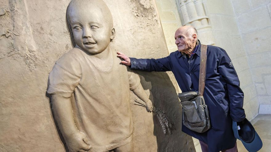 De lo cotidiano a lo sobrenatural: la catedral de Burgos luce las puertas de Antonio López