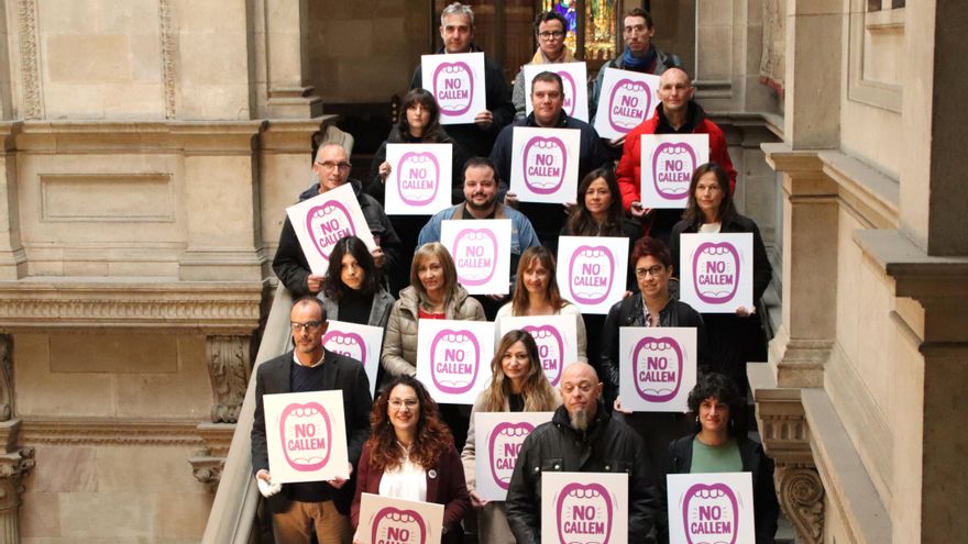 Foto grupal de la concejala del Ayuntamiento Laura Pérez con los empresarios del ocio que se adhieren al protocolo