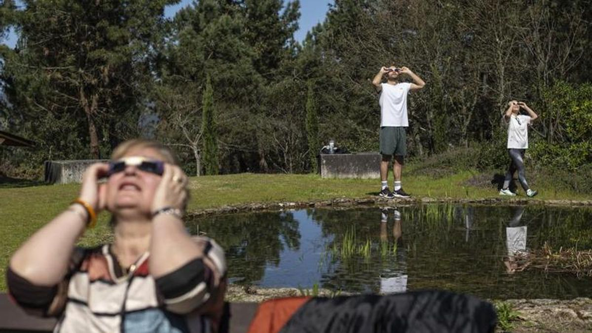 El eclipse de agosto, en directo: ya es total en Siberia y en media hora empezará a verse en España