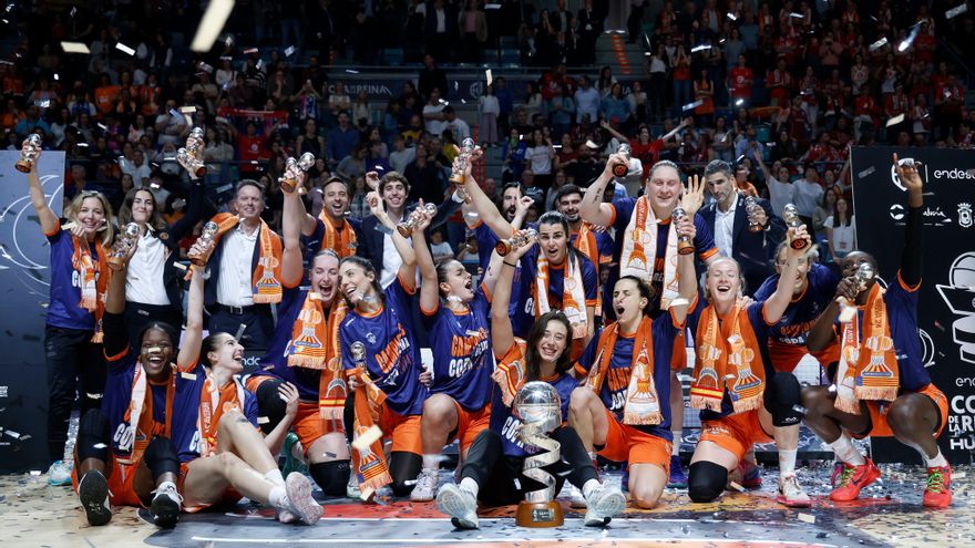 Leticia Romero y Elena Buenavida dan al Valencia Basket su primera Copa