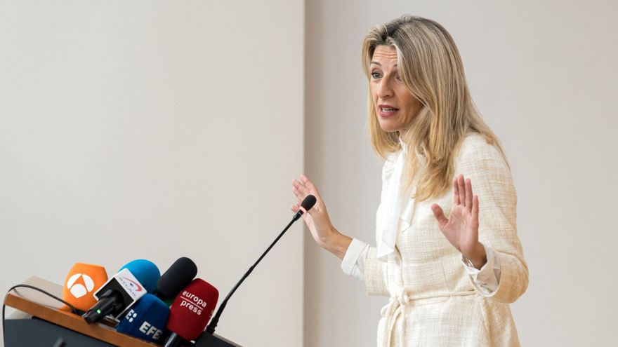 Permisos con el 100% del salario, devolución de ayudas si se despide y otra letra pequeña del "escudo laboral"