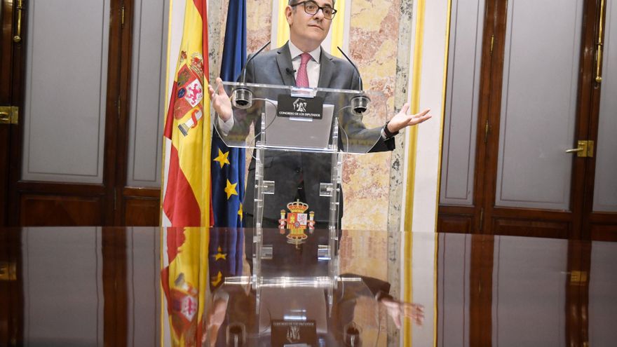 El ministro de Presidencia, Justicia y Relaciones con las Cortes, Félix Bolaños,en una comparecencia ante la prensa