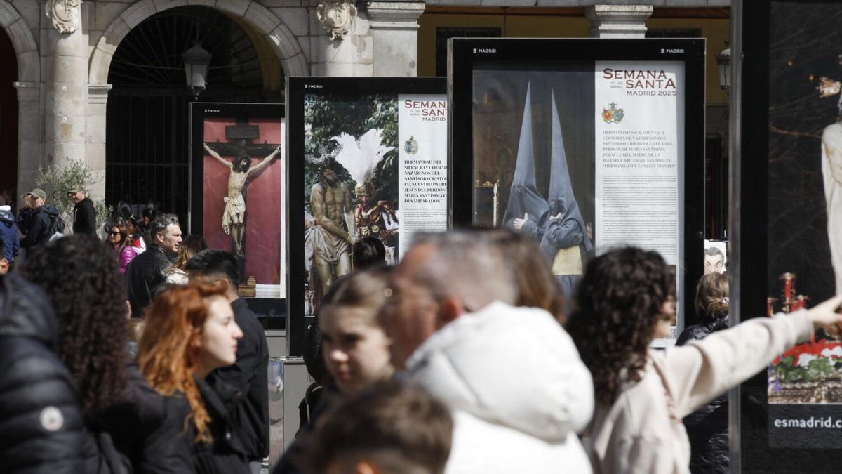 Exposición de Semana Santa en la plaza Mayor