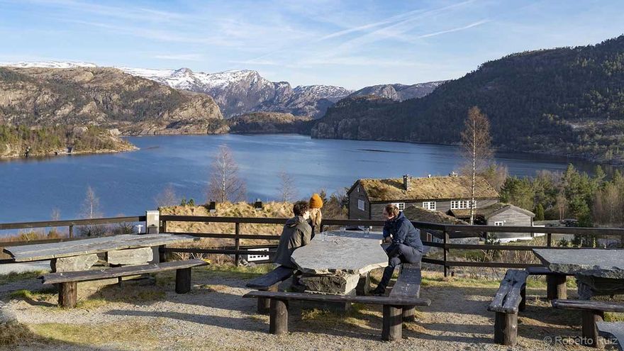 Preikestolen Fjellstue, punto de comienzo de la ruta.