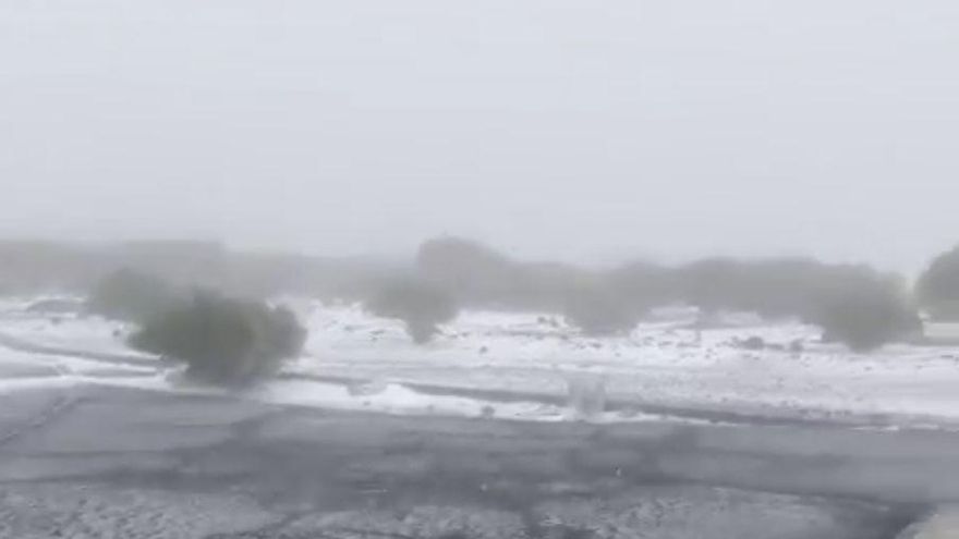 El Teide se viste de blanco con el paso de la borrasca Filomena