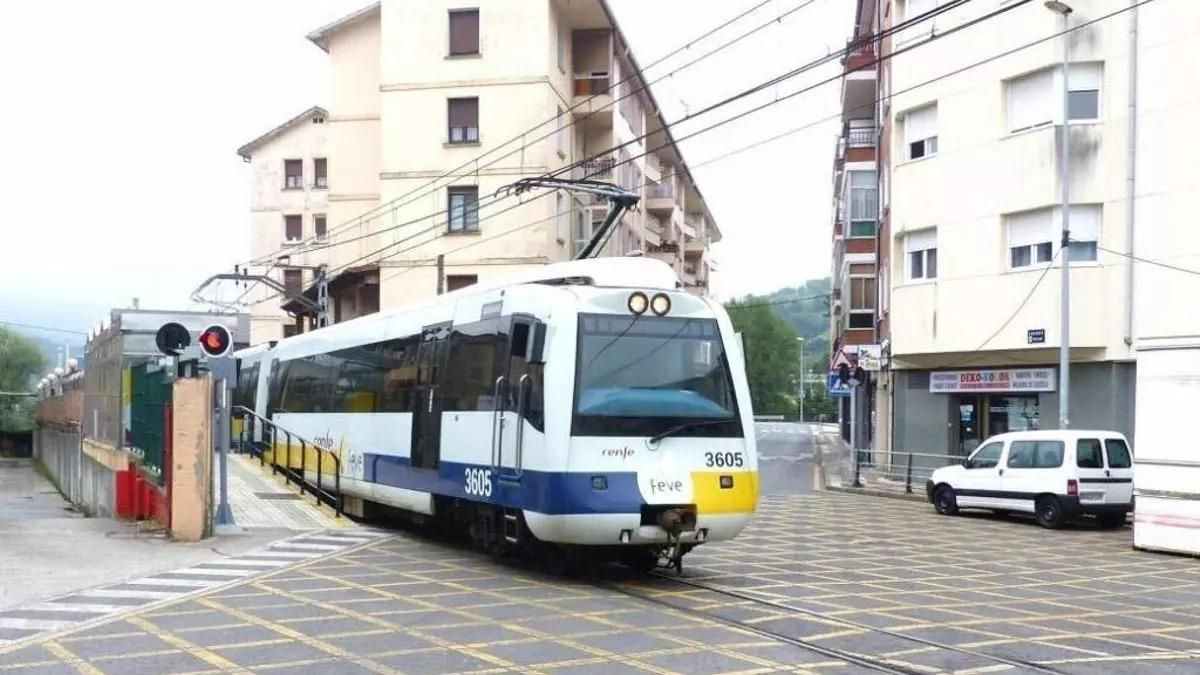 Uno de los pasos a nivel de Aranguren que se va a suprimir.