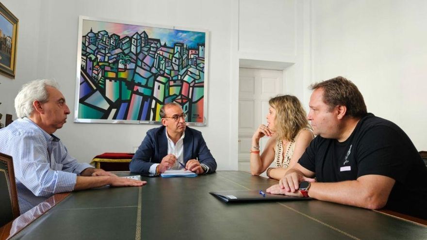 El alcalde de Cáceres culpa a Atento de no tener una "voluntad negociadora" con sus trabajadores