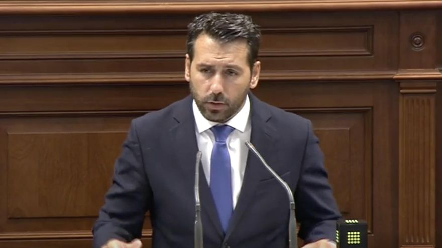 El PSOE de Canarias acusa al Gobierno de CC-PP de dar "bandazos" en material fiscal: "Lo que han hecho con el fuero canario es tragicómico"