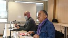 os secretarios generales de CCOO, Unai Sordo (i), y UGT, Pepe Álvarez (d), este jueves.