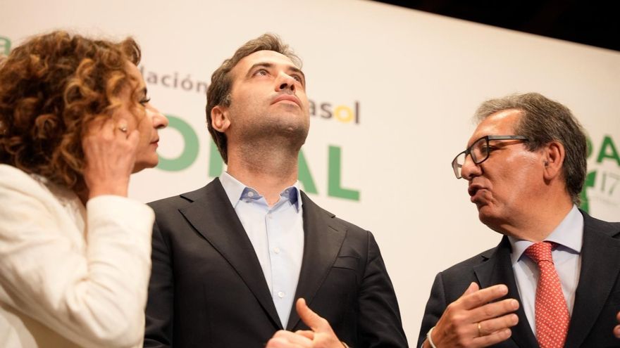 Montero promete un cheque de 350 euros a rentas bajas y medias para amortiguar  la subida del precio del combustible