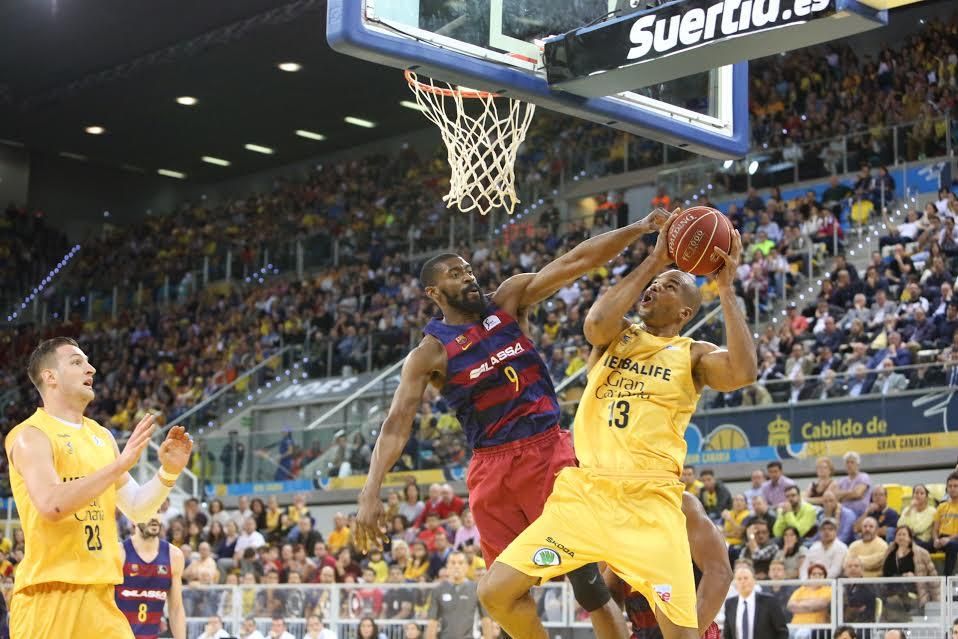 Partido entre el Gran Canaria y el FC Barcelona. (ALEJANDRO RAMOS)