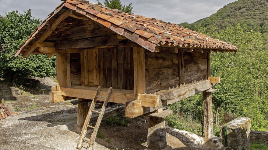 Cultura convoca unas jornadas internacionales en Liébana con los hórreos como protagonistas