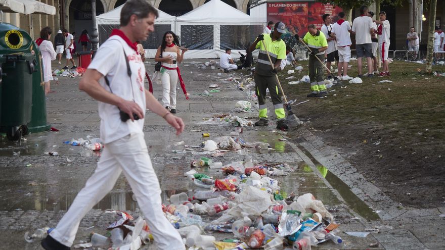 Navarra prohibirá los plásticos de un solo uso en fiestas y eventos públicos