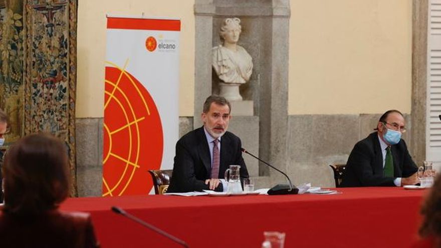 Felipe VI preside la reunión del consejo científico del Real Instituto Elcano