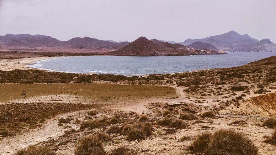 Deterioro y presión sobre el entorno: por qué los ecologistas se oponen al hotel en Cabo de Gata que autoriza la Junta