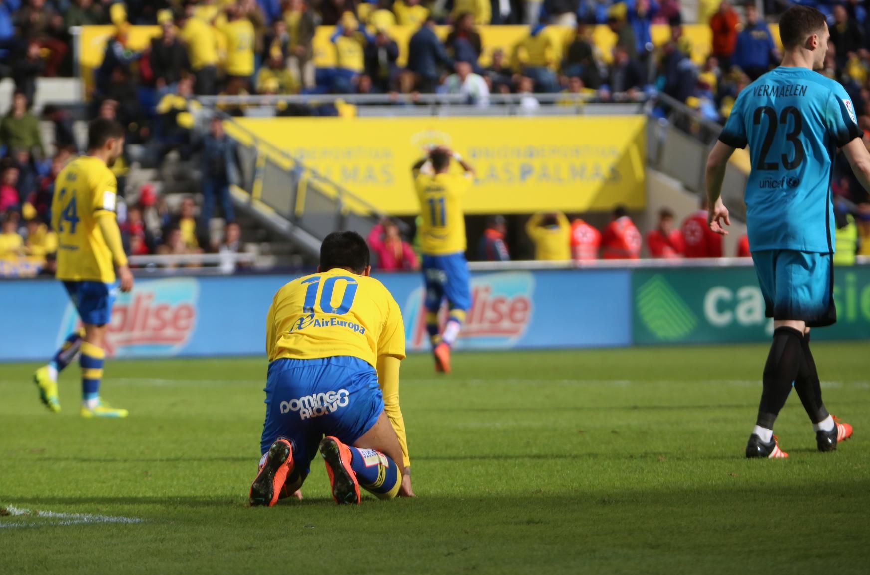 Imágenes del partido entre la UD Las Palmas y el FC Barcelona en el Estadio de Gran Canaria. (Alejandro Ramos).