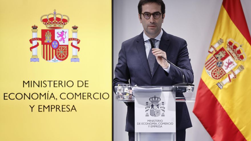 El déficit comercial español aumentó un 49 % entre enero y abril, hasta 18.982 millones