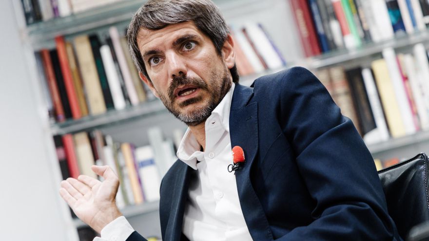 El ministro de Cultura, Ernest Urtasun, durante una entrevista para Europa Press en el Ministerio de Cultura.
