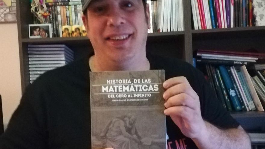 El profesor, youtuber y ahora escritor Sergio Barrio.