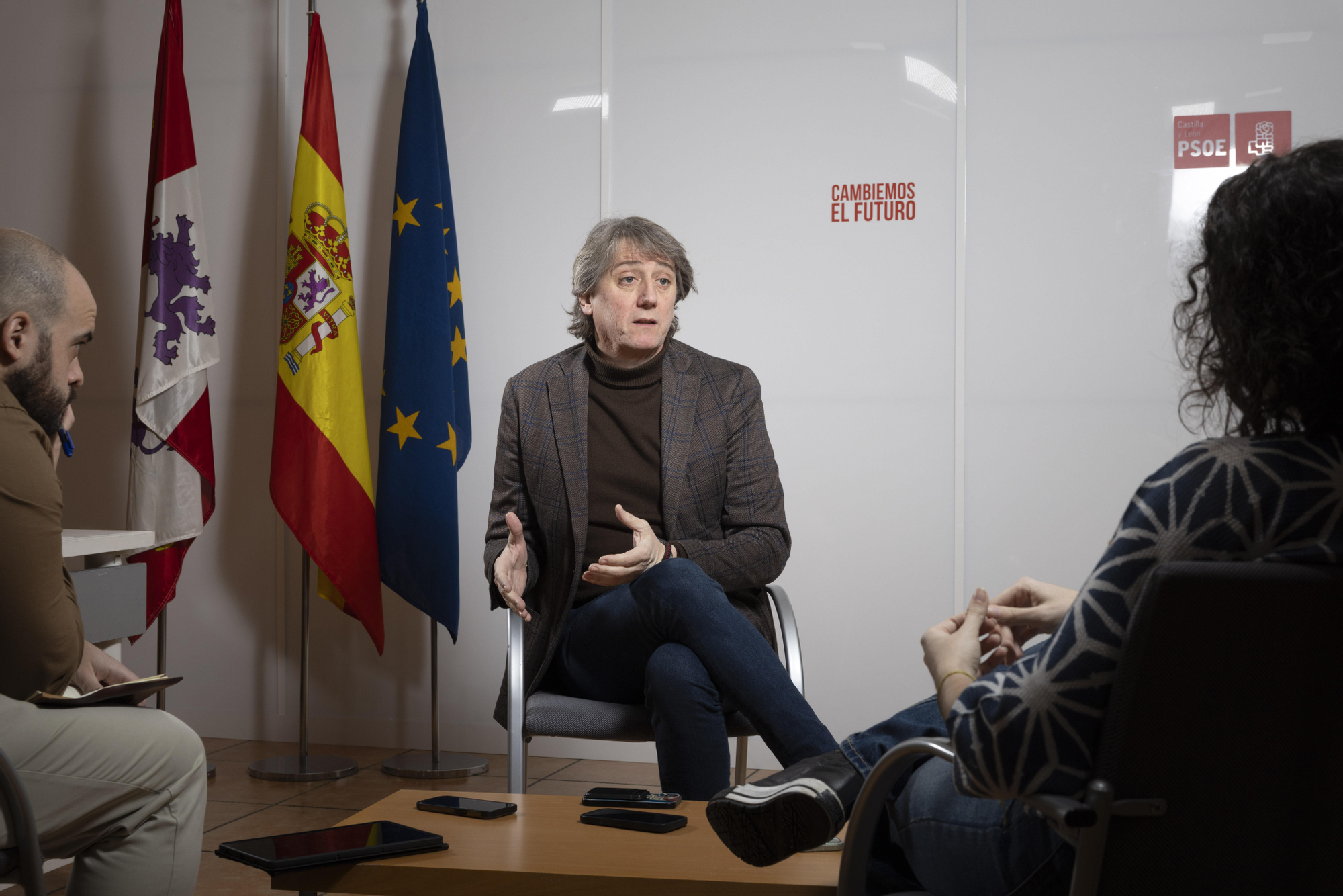 El candidato del PSOE a la Presidencia de la Junta de Castilla y León, Carlos Martínez, durante la entrevista.