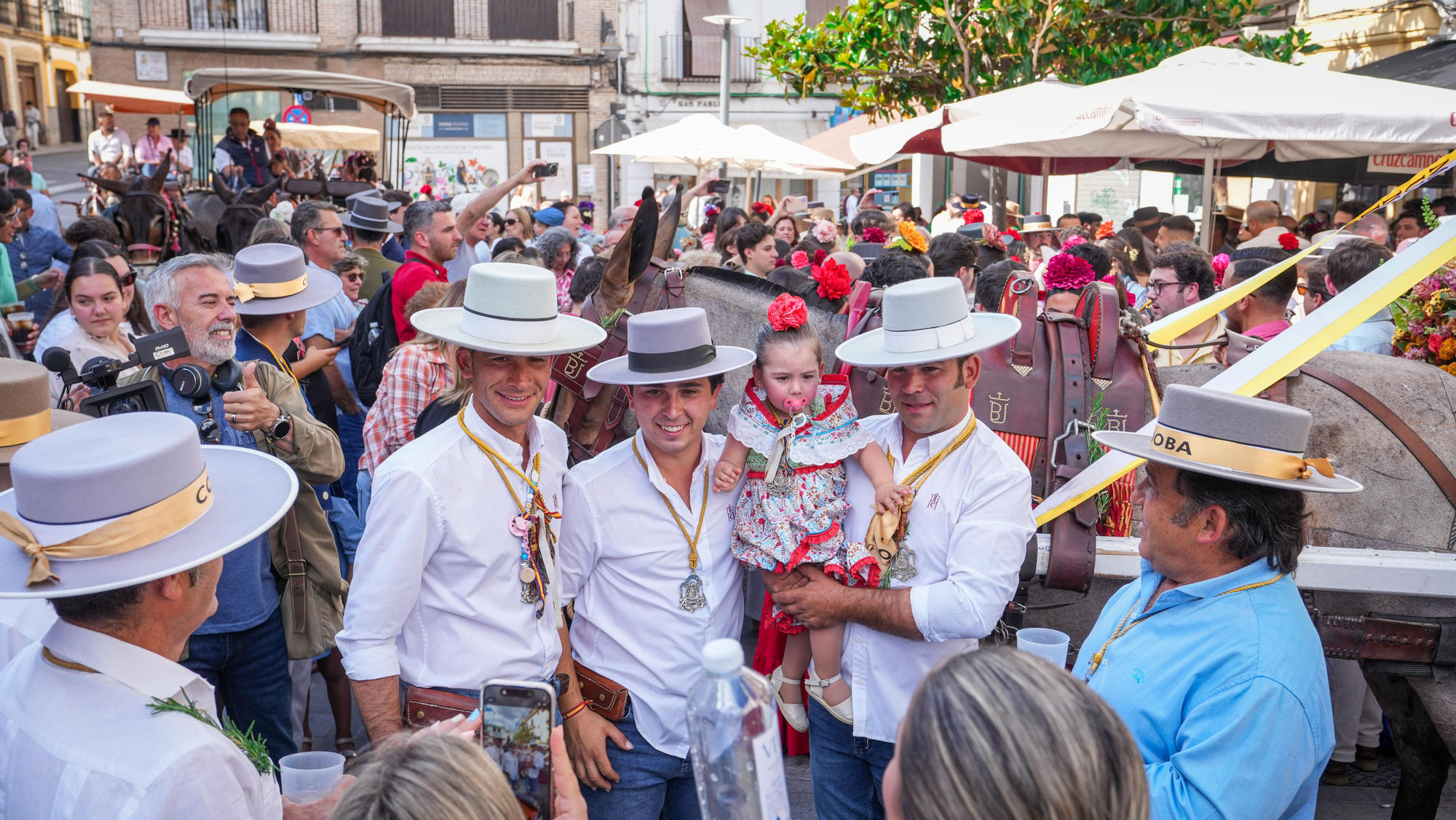 Córdoba inicia su camino hacia El Rocío entre emoción y tradición