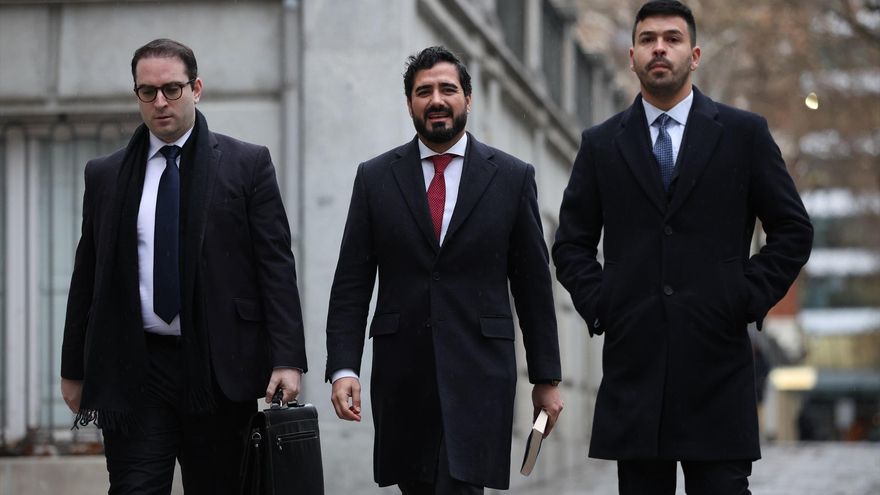 Alvise niega el acoso a sus eurodiputados y aprovecha su declaración en el Supremo para hacer campaña