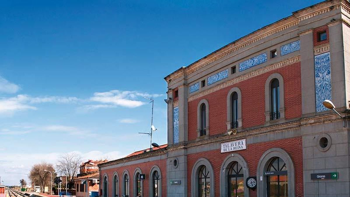 El alcalde de Talavera pide el AVE para 2030 y no entra a valorar la solución "transitoria" para Toledo