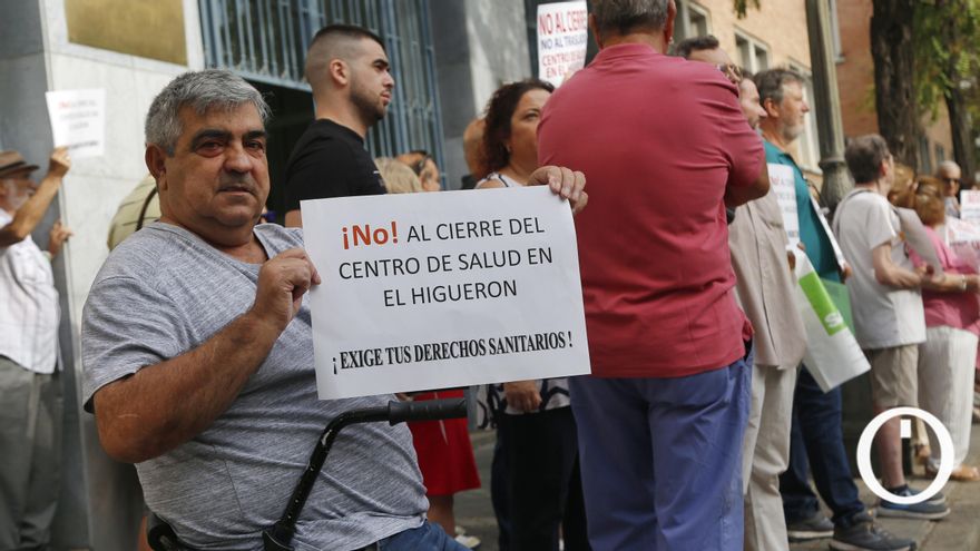 Protesta de los vecinos de El Higuerón por el traslado de su centro de salud