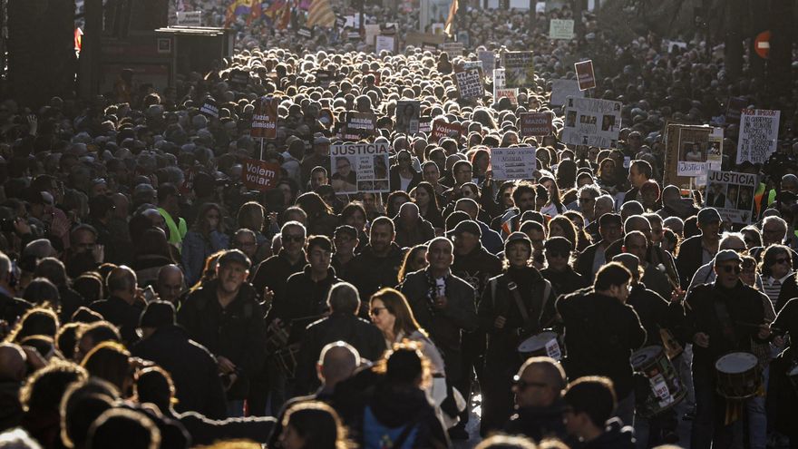 Las víctimas de la DANA encabezan de nuevo una marcha masiva en València con un grito unánime: "Mazón, dimisión"
