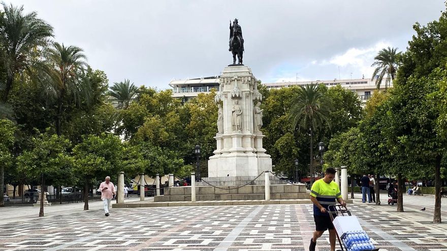 El corazón urbanístico de Sevilla se moderniza aplicándole un baño retro a su Plaza Nueva