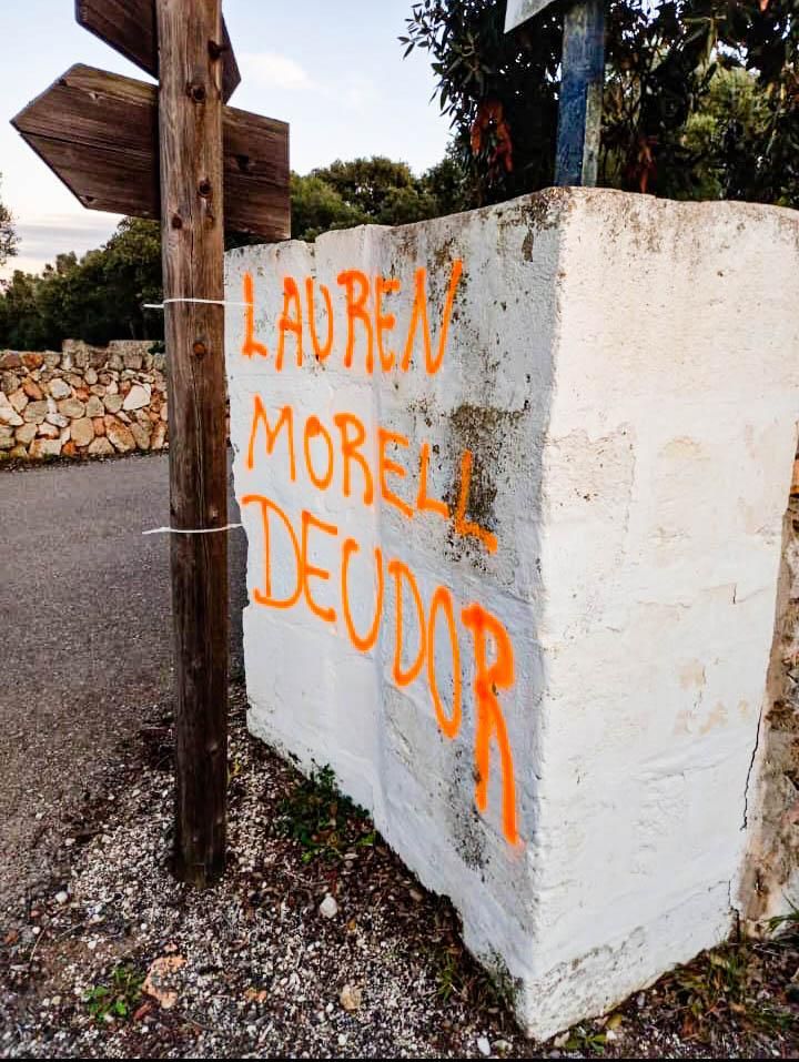 Pintada contra el magnate Laurent Morel, propietario de CAP Menorca