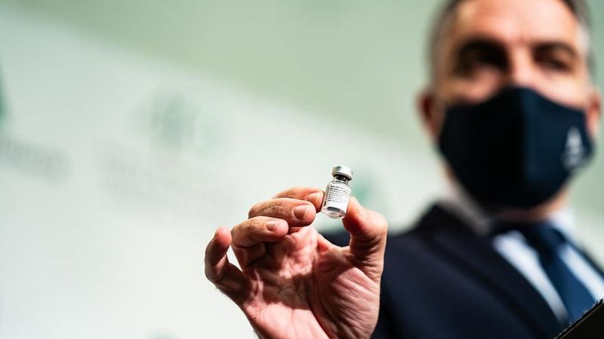 Andalucía reserva el 20% de sus vacunas para la segunda dosis y pide una asignación mayor al Gobierno