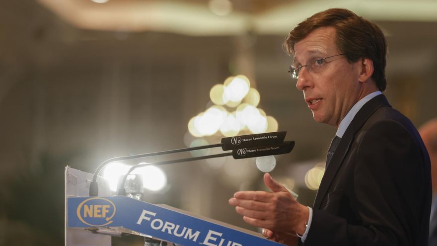 El alcalde de Madrid, José Luis Martínez-Almeida, protagoniza un desayuno informativo en el Hotel Ritz en Madrid, este viernes.