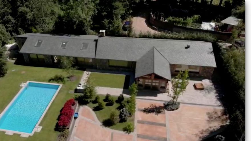 Un alcalde de la Cerdanya demanda a una ecologista por criticar las irregularidades en el chalé de su hijo