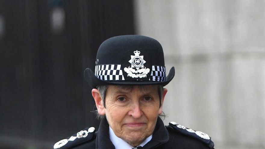 La directora de la policía de Londres dimite tras un escándalo de sexismo y racismo en el cuerpo